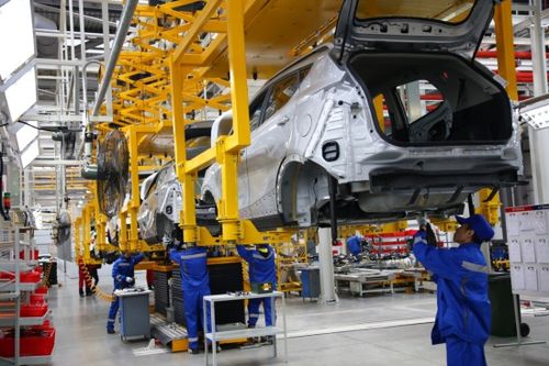 哈萨克斯坦总理马明视察江淮汽车合资工厂并见证专用汽车新产线启航